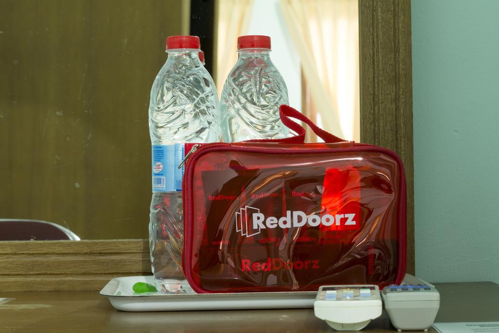Reddoorz @ Padma Utara Hotel Legian Exterior foto